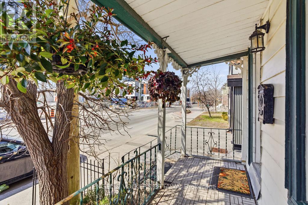 477 Booth Street, Ottawa, Ontario  K1R 7L1 - Photo 4 - X12742880