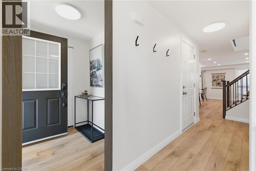 218 Prosperity Drive, Kitchener, Ontario  N2E 4E5 - Photo 3 - 40824357