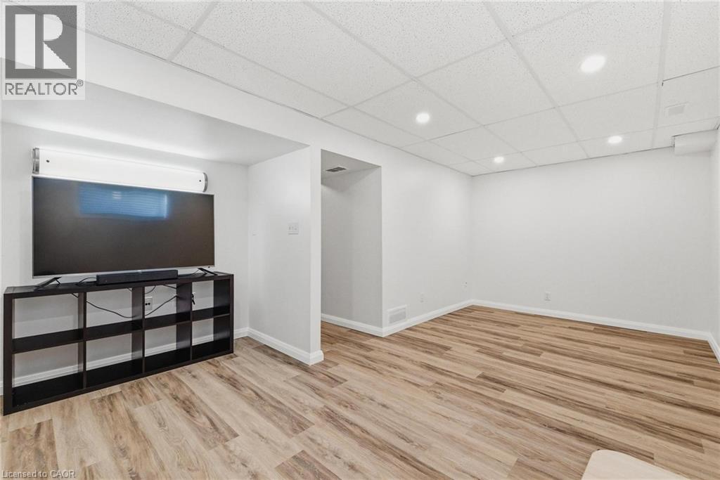 218 Prosperity Drive, Kitchener, Ontario  N2E 4E5 - Photo 32 - 40824357