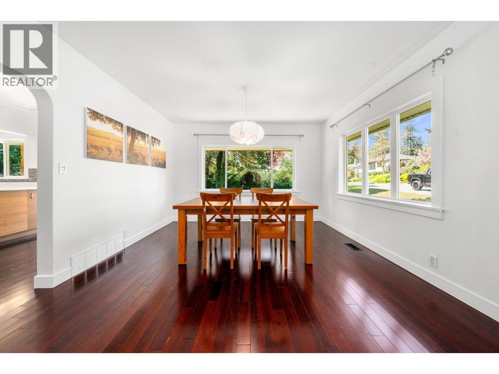 2195 Cortell Street, North Vancouver, British Columbia  V7P 2A8 - Photo 11 - R3115934