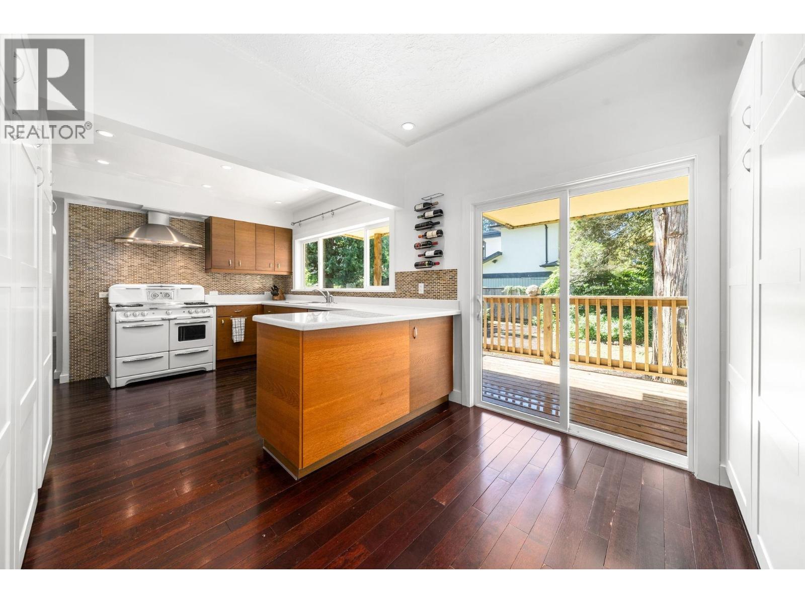 2195 Cortell Street, North Vancouver, British Columbia  V7P 2A8 - Photo 15 - R3115934