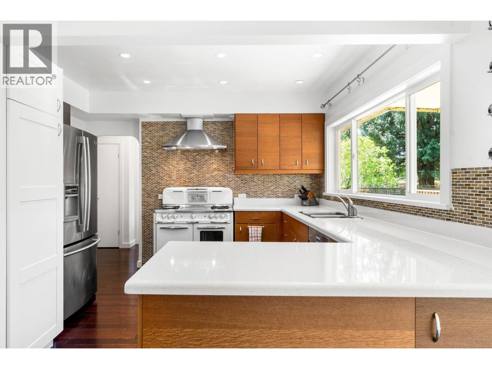 2195 Cortell Street, North Vancouver, British Columbia  V7P 2A8 - Photo 17 - R3115934