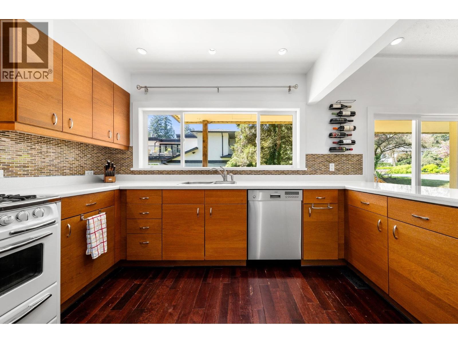 2195 Cortell Street, North Vancouver, British Columbia  V7P 2A8 - Photo 18 - R3115934