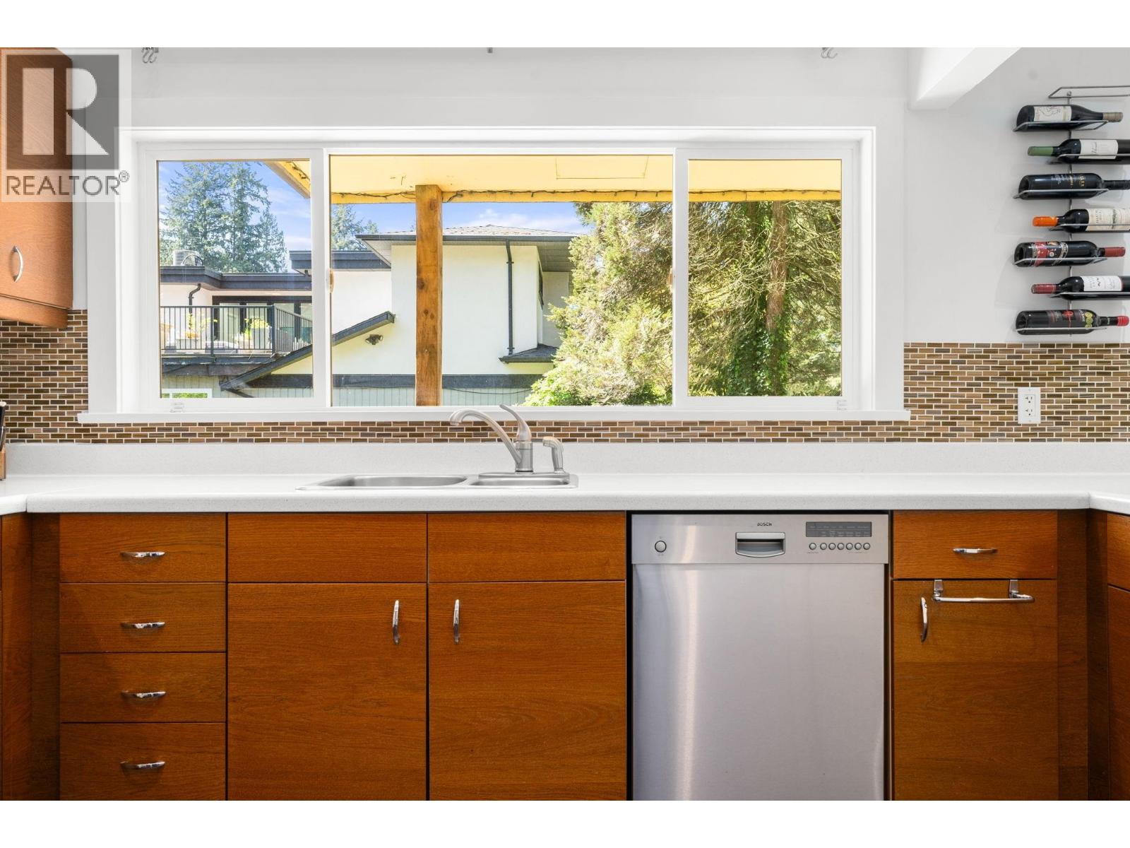 2195 Cortell Street, North Vancouver, British Columbia  V7P 2A8 - Photo 19 - R3115934