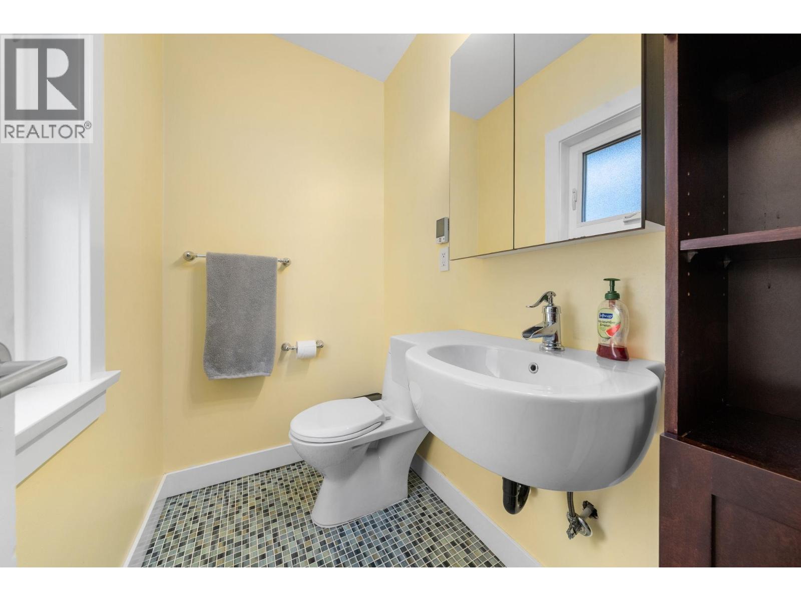 2195 Cortell Street, North Vancouver, British Columbia  V7P 2A8 - Photo 38 - R3115934