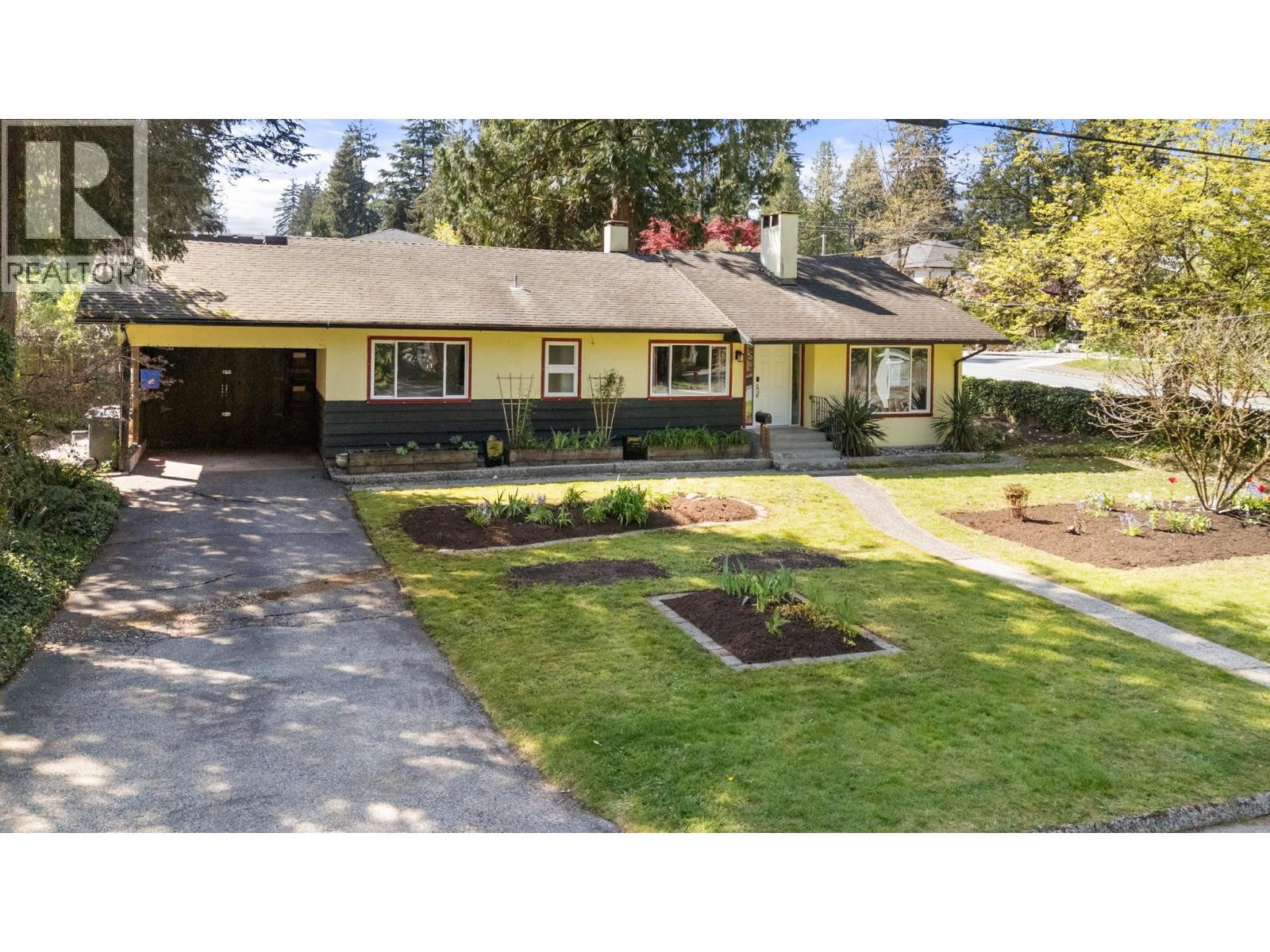 2195 Cortell Street, North Vancouver, British Columbia  V7P 2A8 - Photo 5 - R3115934