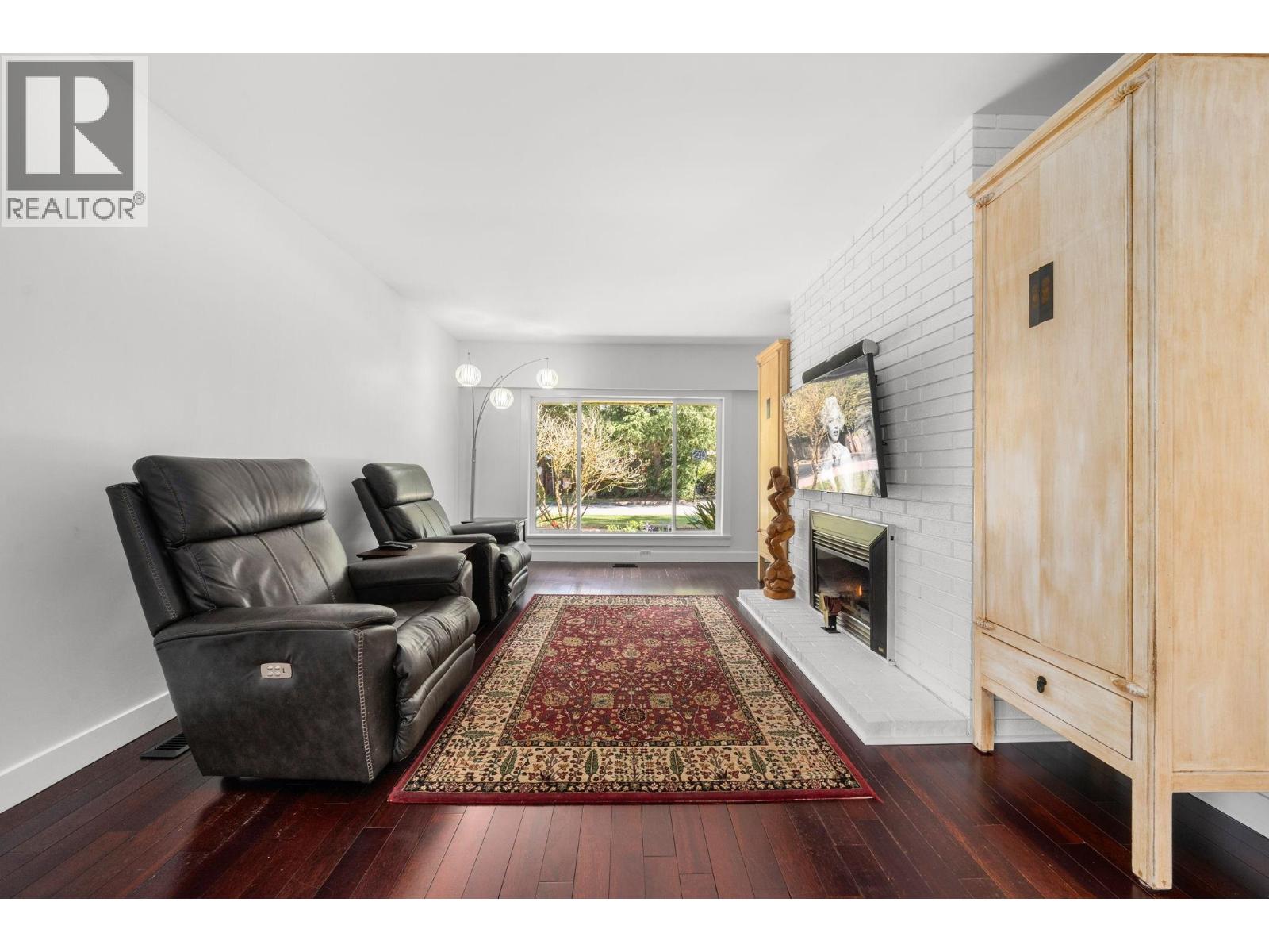 2195 Cortell Street, North Vancouver, British Columbia  V7P 2A8 - Photo 6 - R3115934