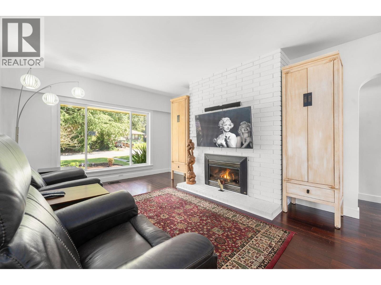 2195 Cortell Street, North Vancouver, British Columbia  V7P 2A8 - Photo 7 - R3115934