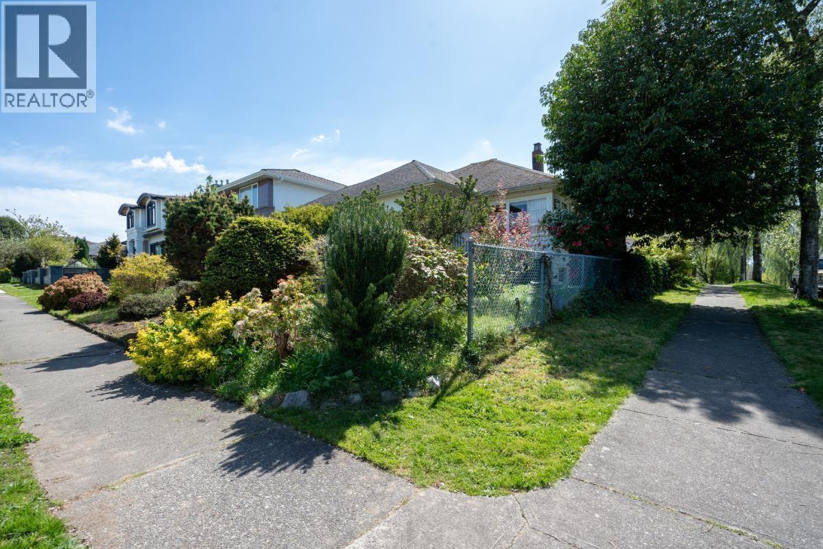 2396 W 18th Avenue, Vancouver, British Columbia  V6L 1A8 - Photo 3 - R3115946