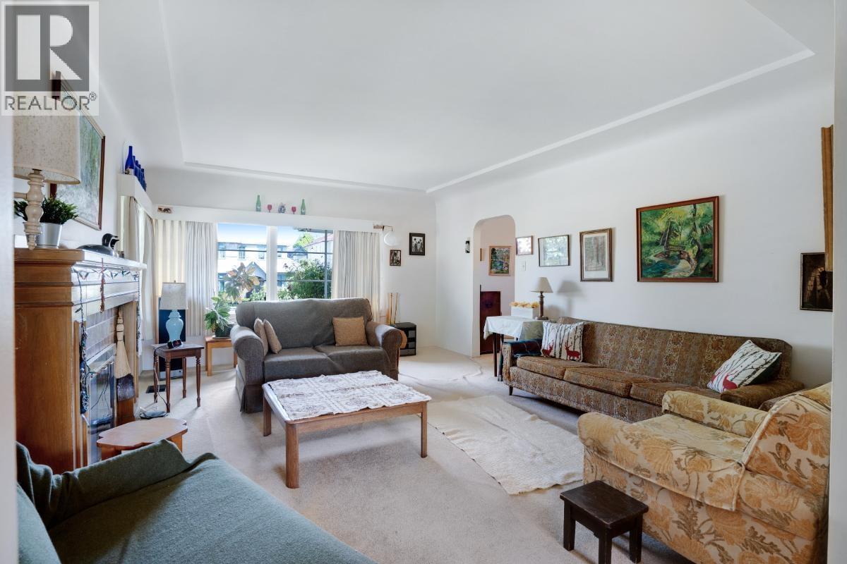 2396 W 18th Avenue, Vancouver, British Columbia  V6L 1A8 - Photo 4 - R3115946