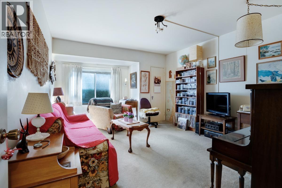 2396 W 18th Avenue, Vancouver, British Columbia  V6L 1A8 - Photo 6 - R3115946