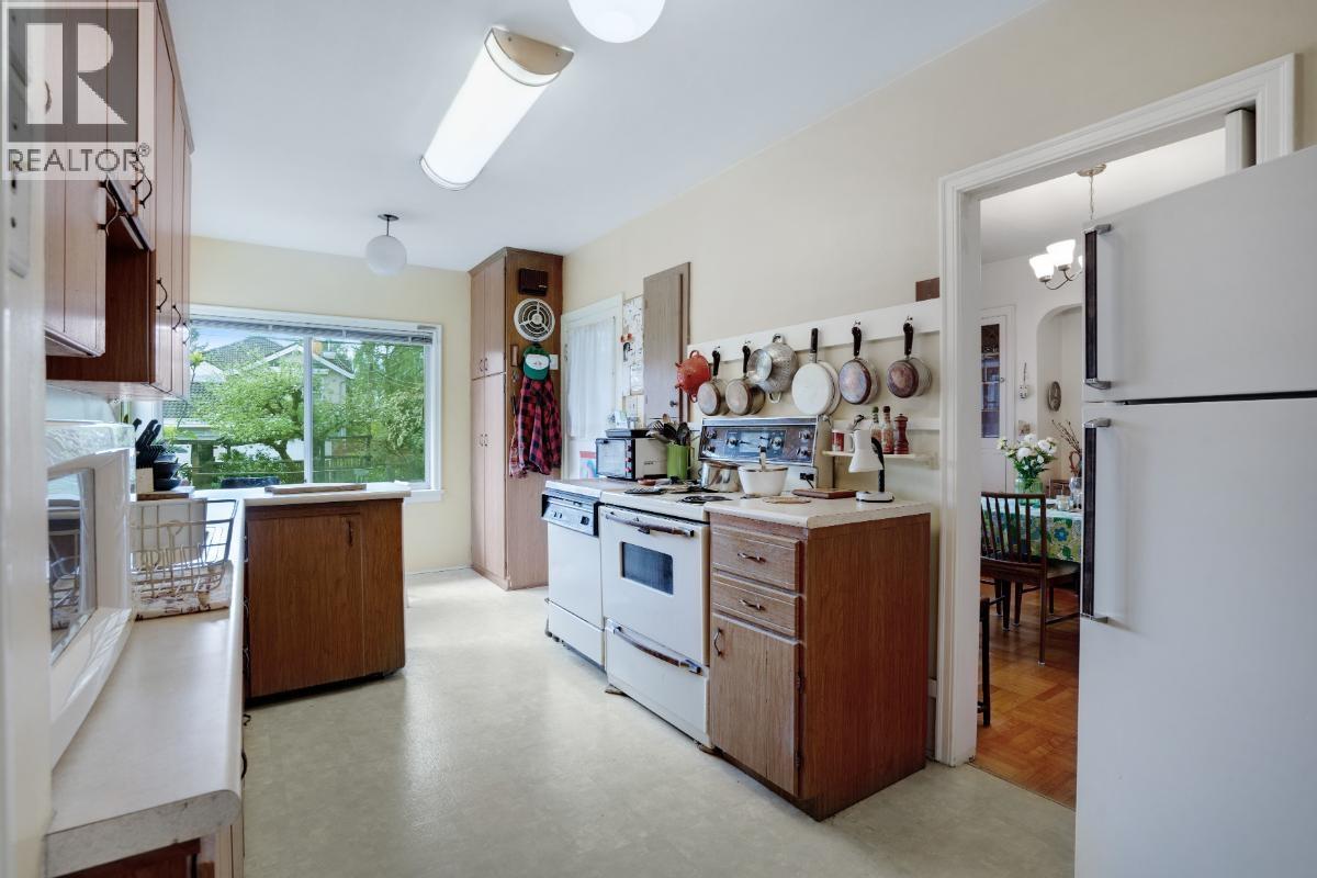 2396 W 18th Avenue, Vancouver, British Columbia  V6L 1A8 - Photo 8 - R3115946