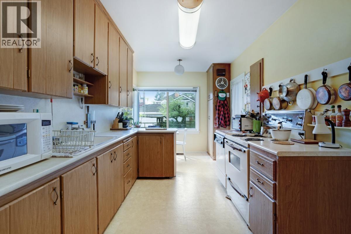 2396 W 18th Avenue, Vancouver, British Columbia  V6L 1A8 - Photo 9 - R3115946