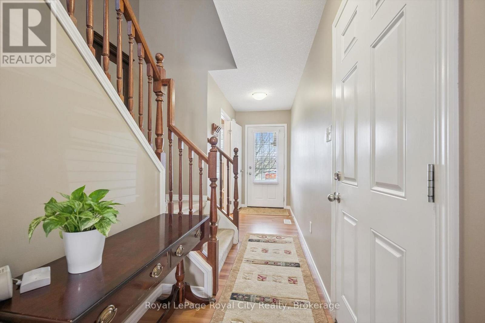 E18 - 6 Upper Mercer Street, Kitchener, Ontario  N2A 0E4 - Photo 4 - X13048160