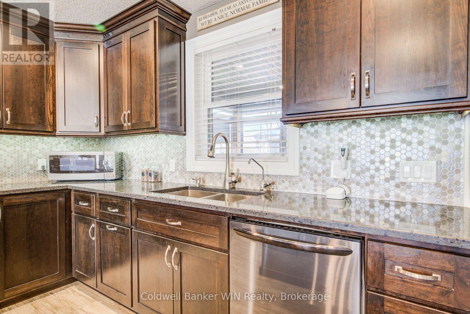 1025 Reserve Avenue S, North Perth, Ontario  N4W 0B5 - Photo 11 - X13048192