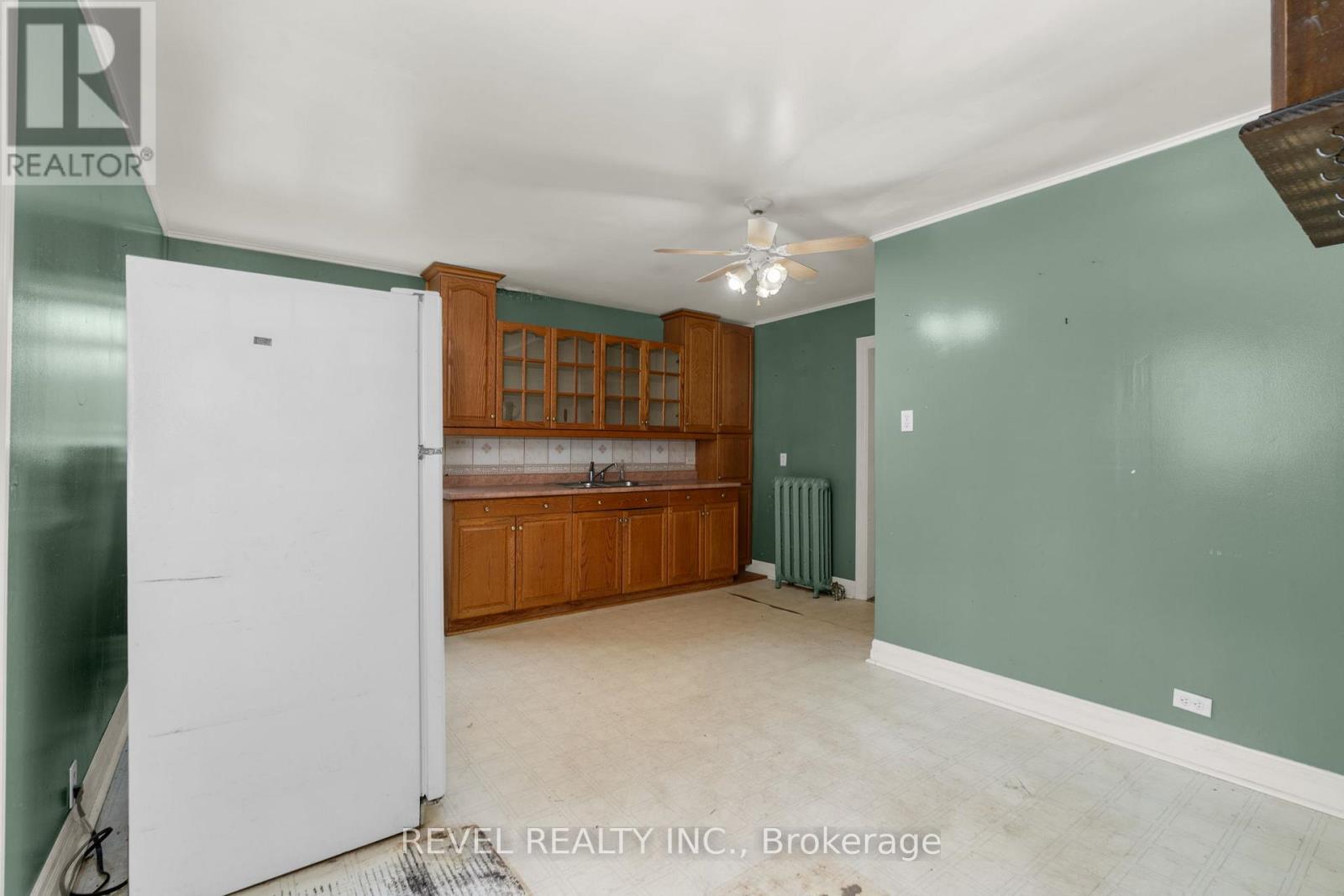 202 Bradford Street, Barrie, Ontario  L4N 3B6 - Photo 14 - S12553876