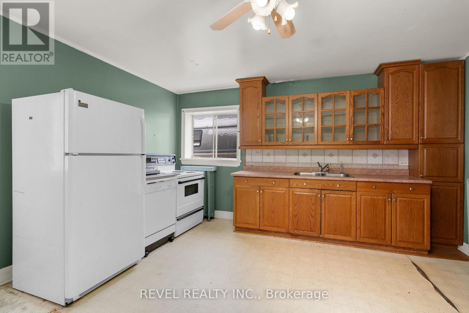 202 Bradford Street, Barrie, Ontario  L4N 3B6 - Photo 16 - S12553876