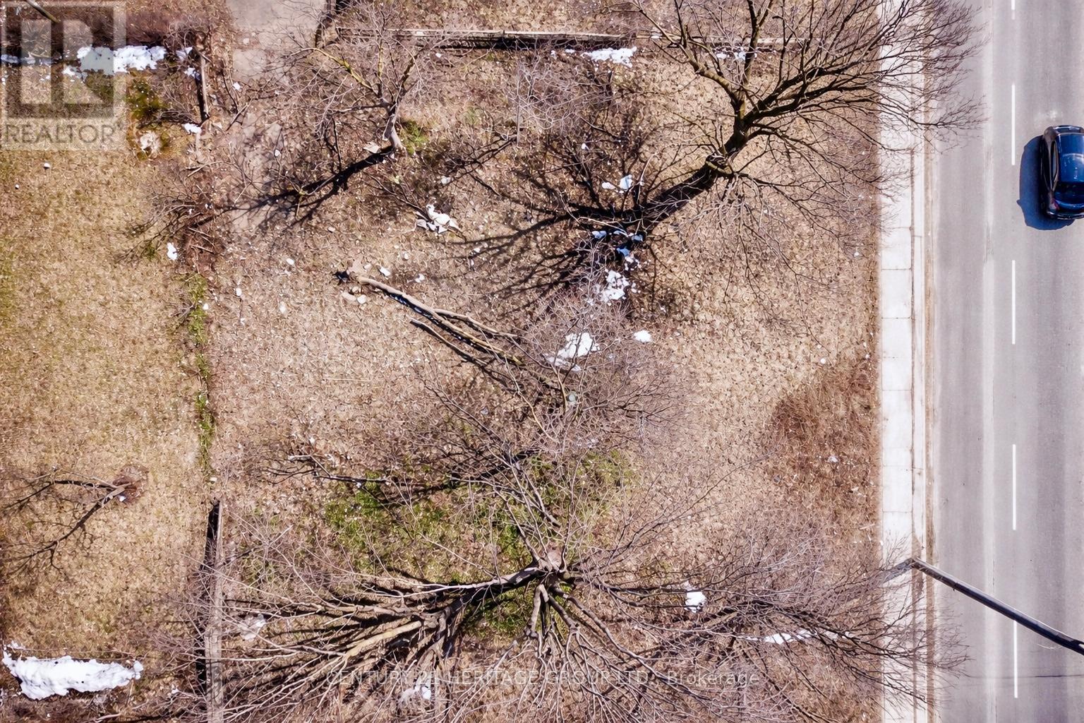 114 Henry Street, Barrie, Ontario  L4N 1C8 - Photo 2 - S12953978