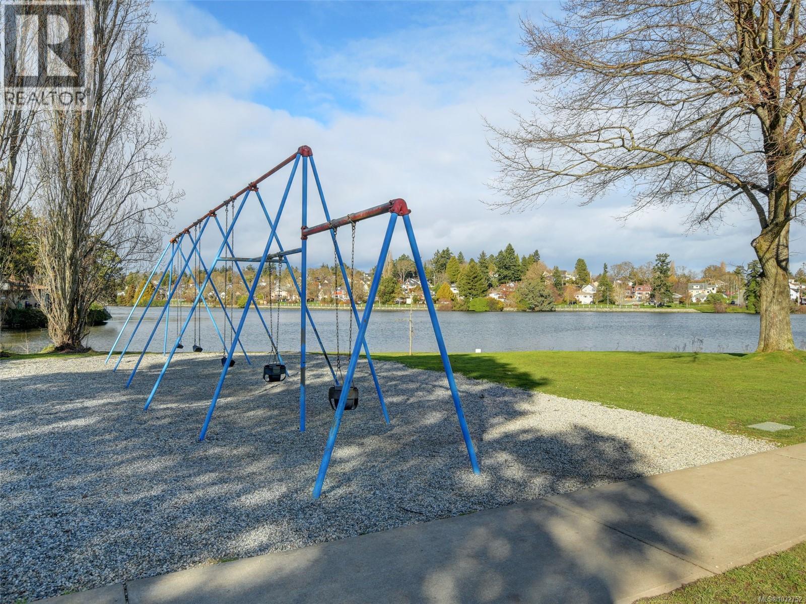 444 Walter Ave, Saanich, British Columbia  V9A 2E5 - Photo 35 - 1032752