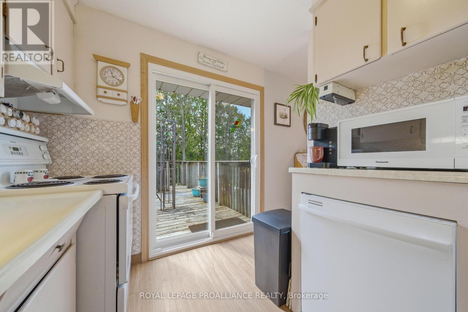 131 Lock Road, Quinte West (Murray Ward), Ontario  K8V 5P6 - Photo 14 - X13048230