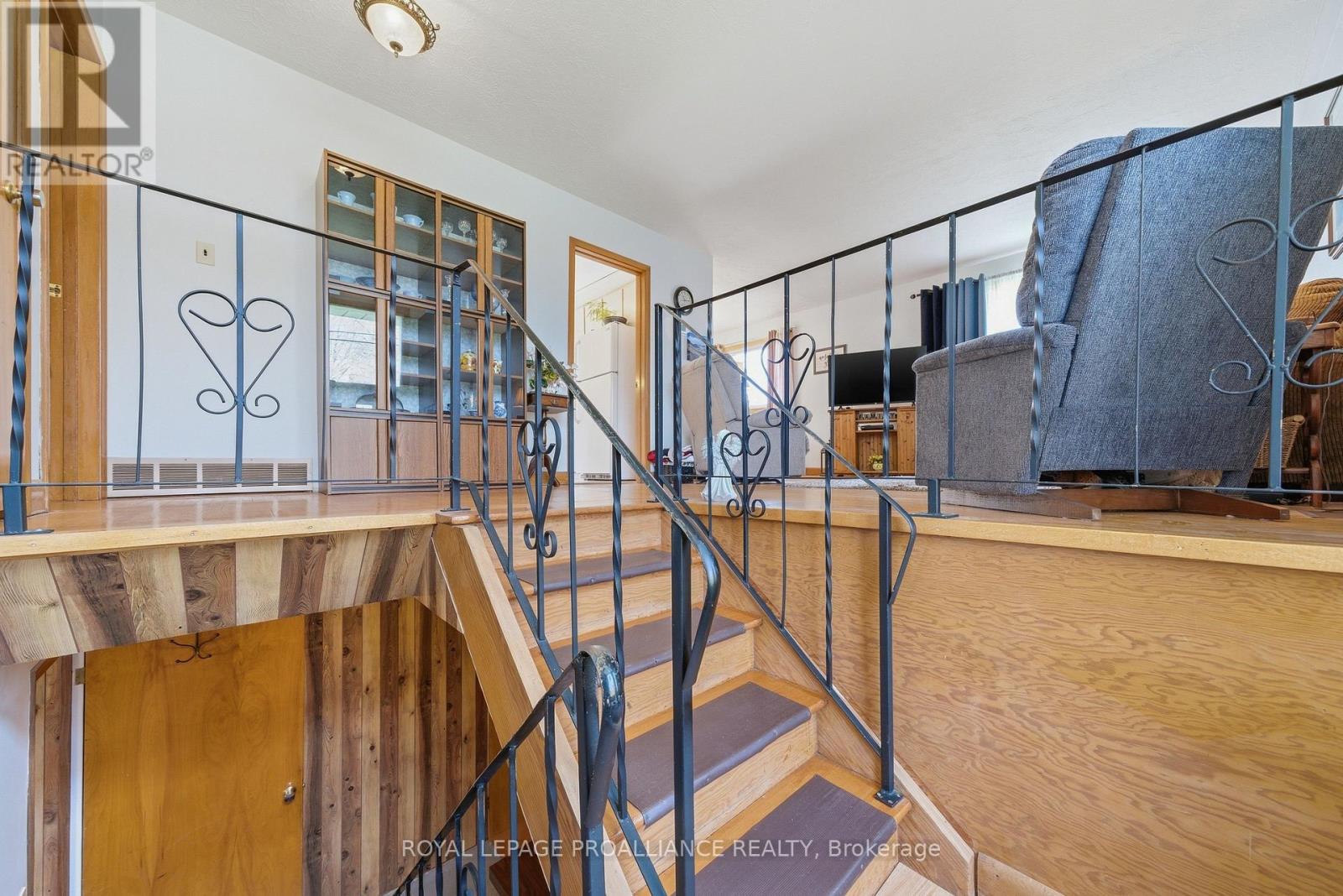 131 Lock Road, Quinte West (Murray Ward), Ontario  K8V 5P6 - Photo 3 - X13048230