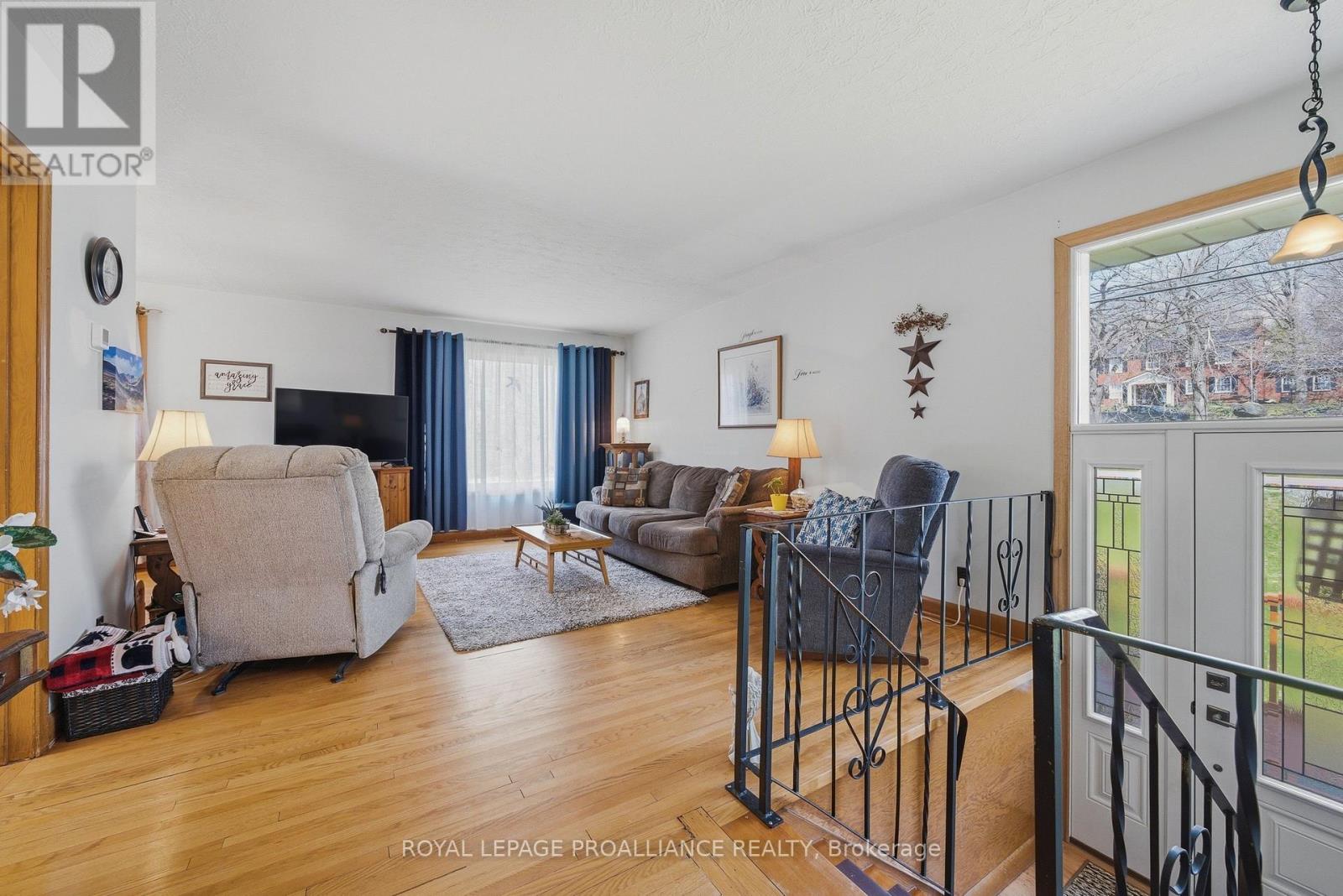 131 Lock Road, Quinte West (Murray Ward), Ontario  K8V 5P6 - Photo 4 - X13048230