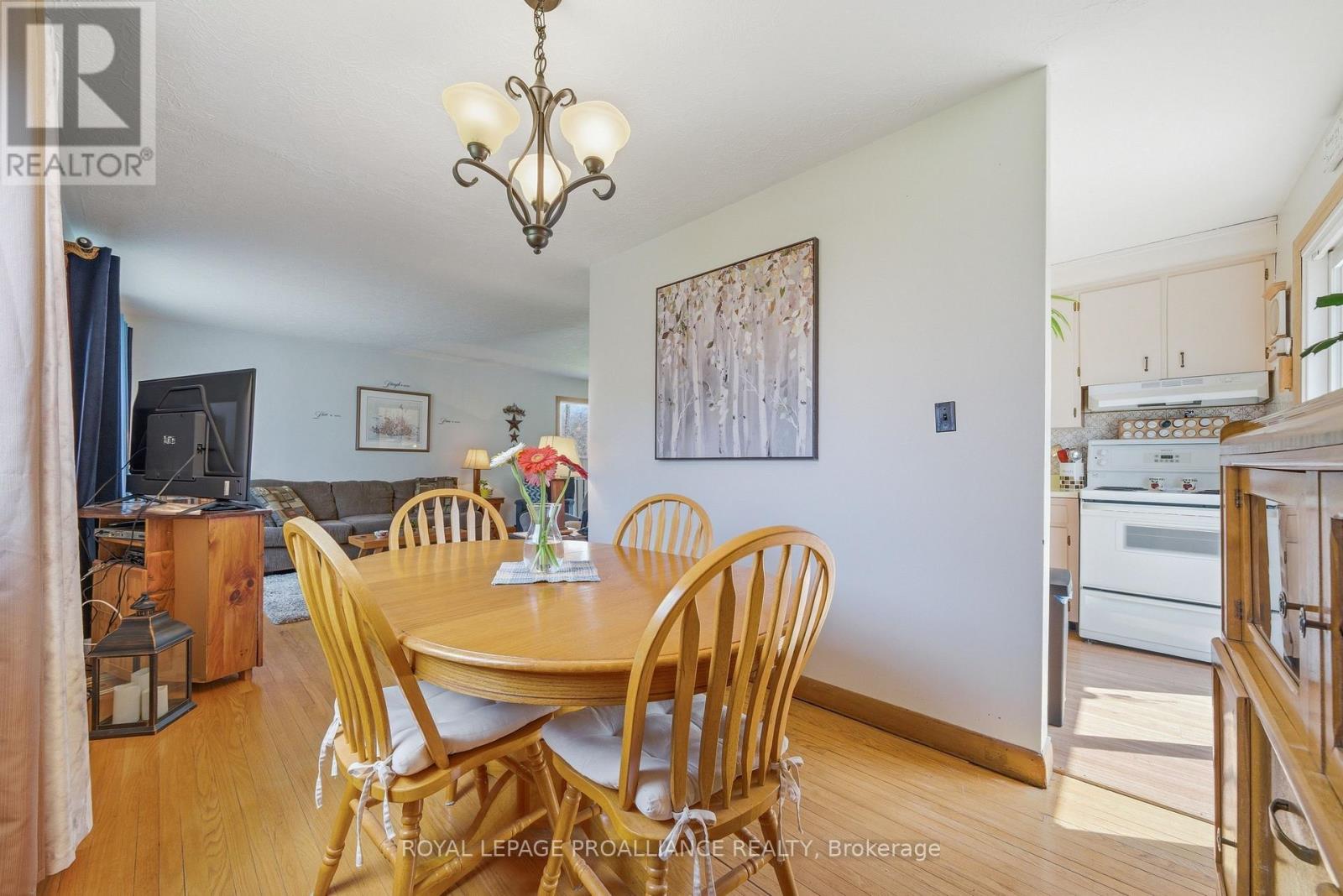 131 Lock Road, Quinte West (Murray Ward), Ontario  K8V 5P6 - Photo 9 - X13048230