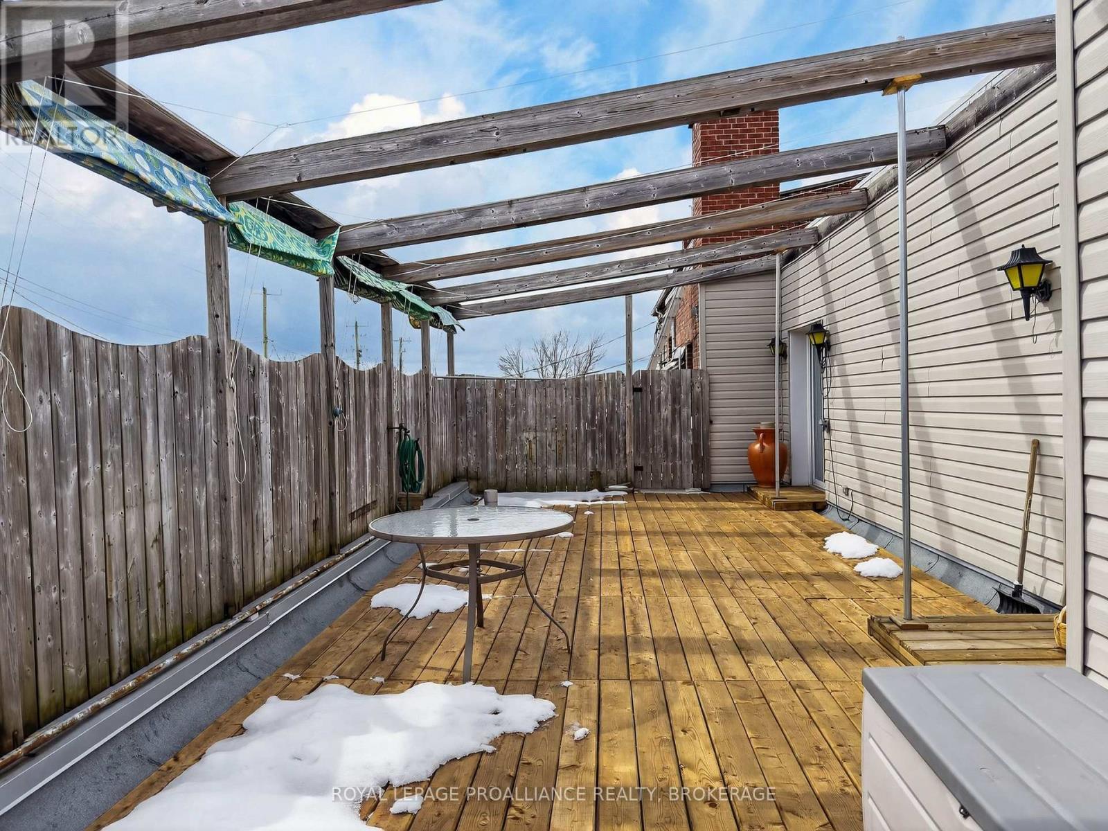 99 King Street E, Gananoque, Ontario  K7G 1E8 - Photo 16 - X13048254