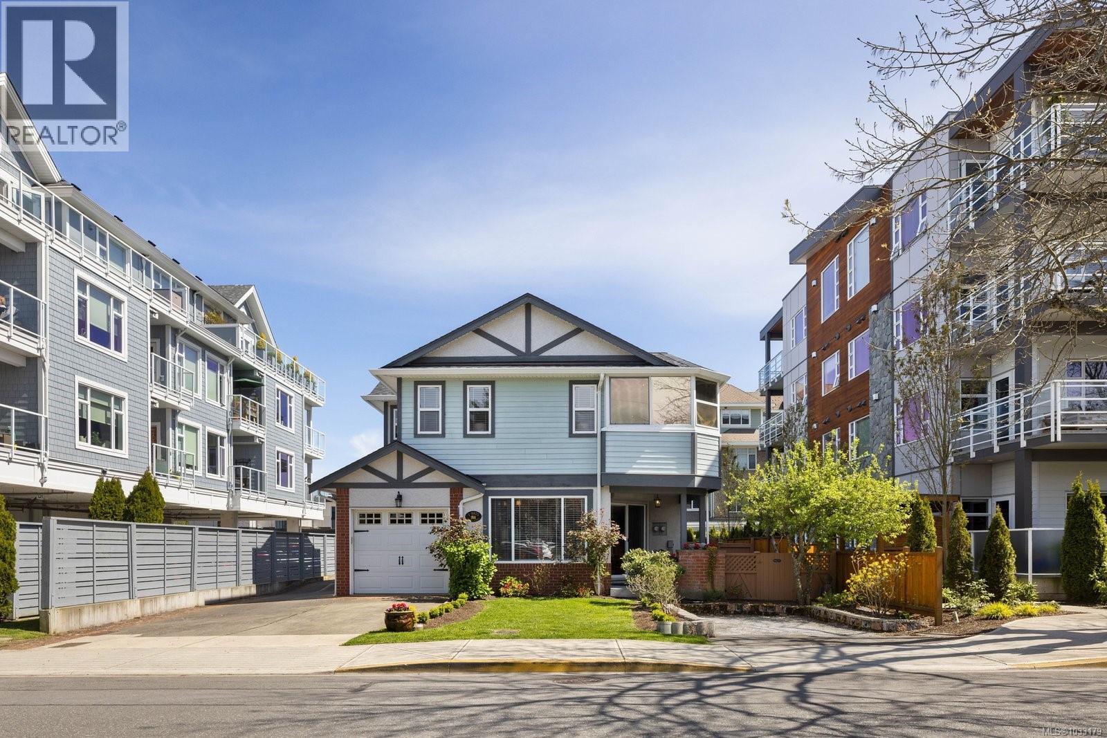 1 9875 Third St, Sidney, British Columbia  V8L 3A8 - Photo 2 - 1033179