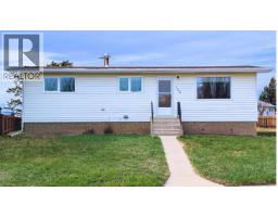 752 54 Avenue W, Claresholm, Alberta