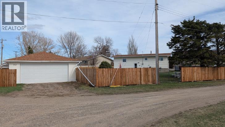 752 54 Avenue W, Claresholm, Alberta  T0L 0T0 - Photo 8 - A2303853