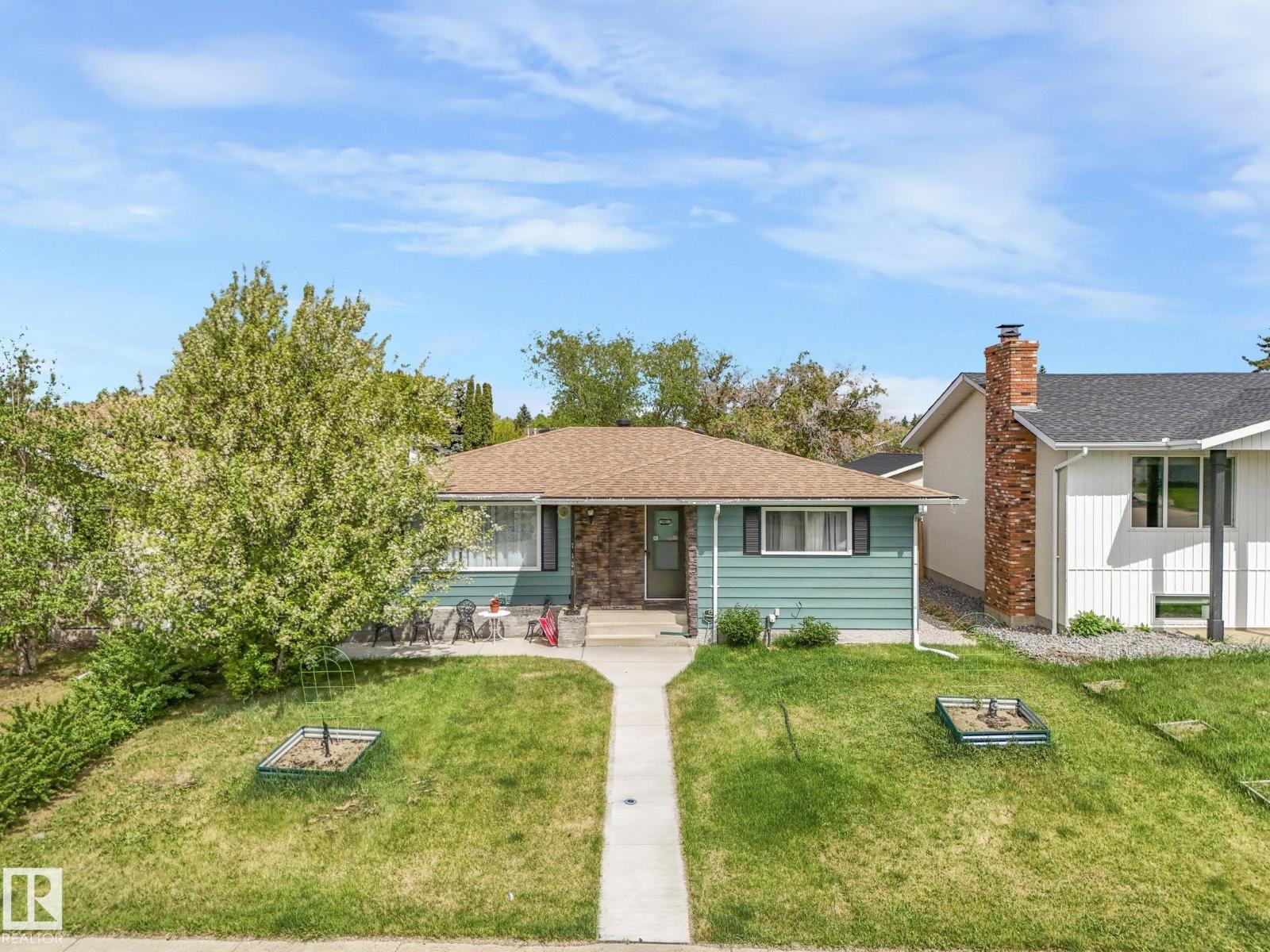 7120 39 AV NW, edmonton, Alberta