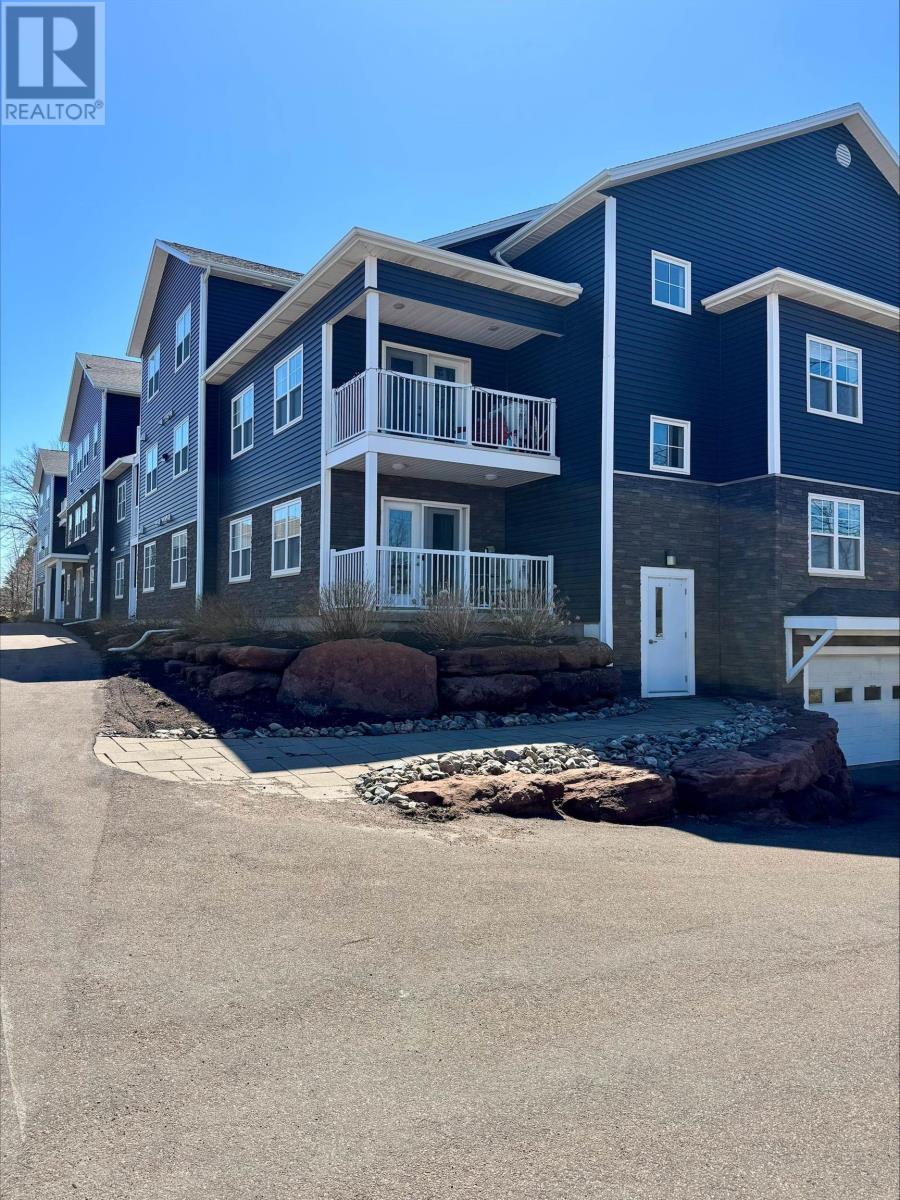 103 29 Stratford Road, Stratford, Prince Edward Island  C0A 1E0 - Photo 1 - 202608685