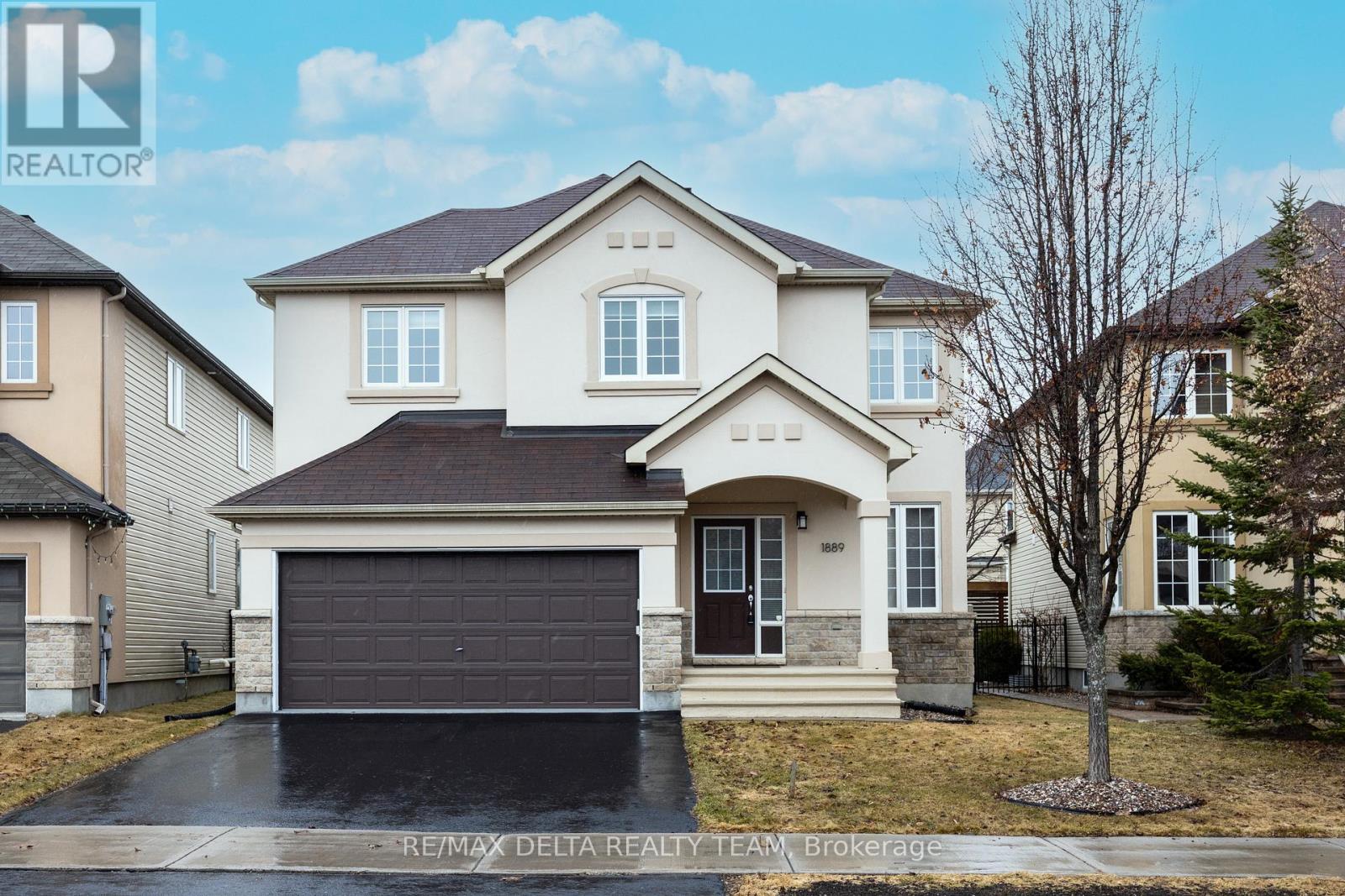 1889 MONTMERE AVENUE, Ottawa, Ontario