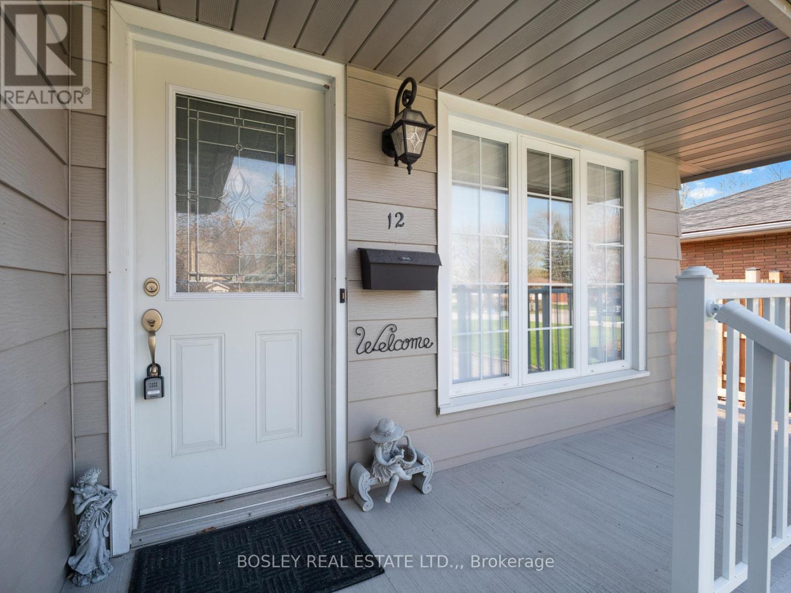 12 Brookdale Avenue, St. Catharines, Ontario  L2T 2T3 - Photo 2 - X13048158