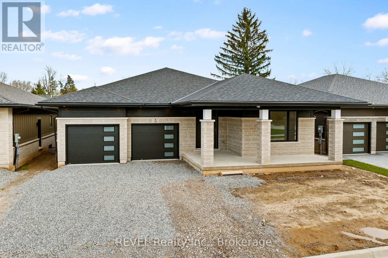 19 ACCURSI CRESCENT, Pelham, Ontario