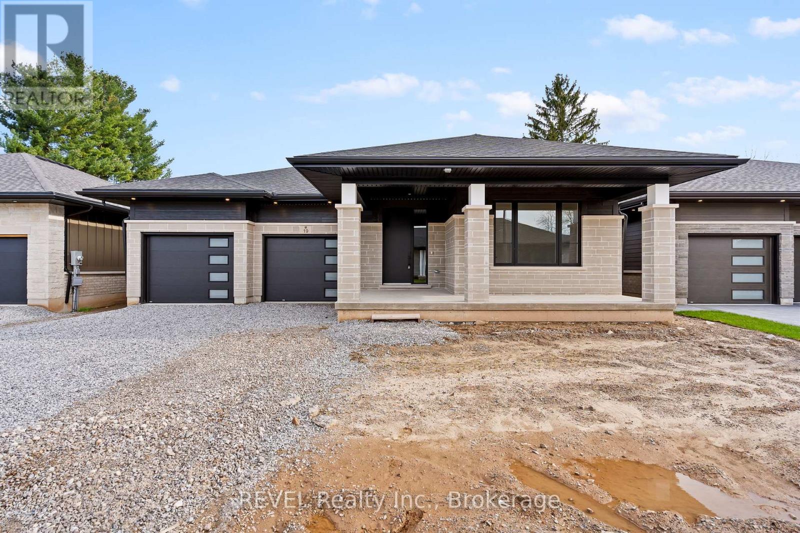 19 Accursi Crescent, Pelham, Ontario  L0S 1E2 - Photo 2 - X13048200