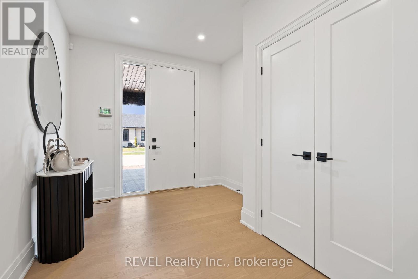 19 Accursi Crescent, Pelham, Ontario  L0S 1E2 - Photo 5 - X13048200