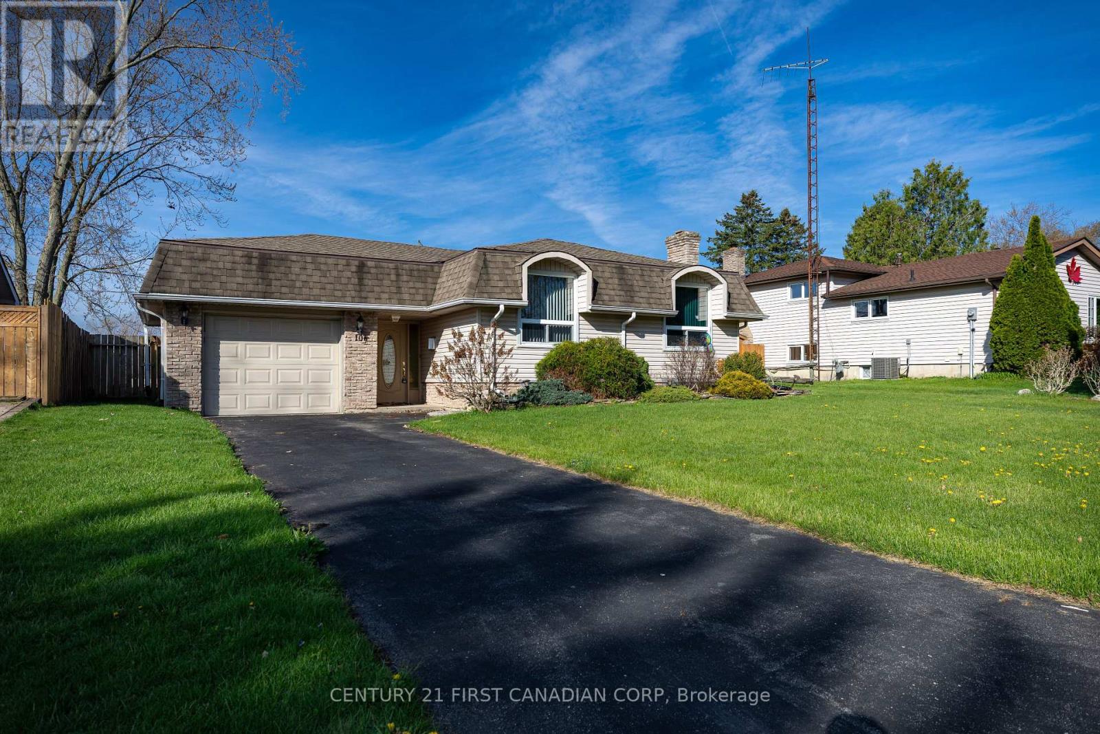 106 Angelo Drive, West Elgin, Ontario  N0L 2P0 - Photo 2 - X12904562