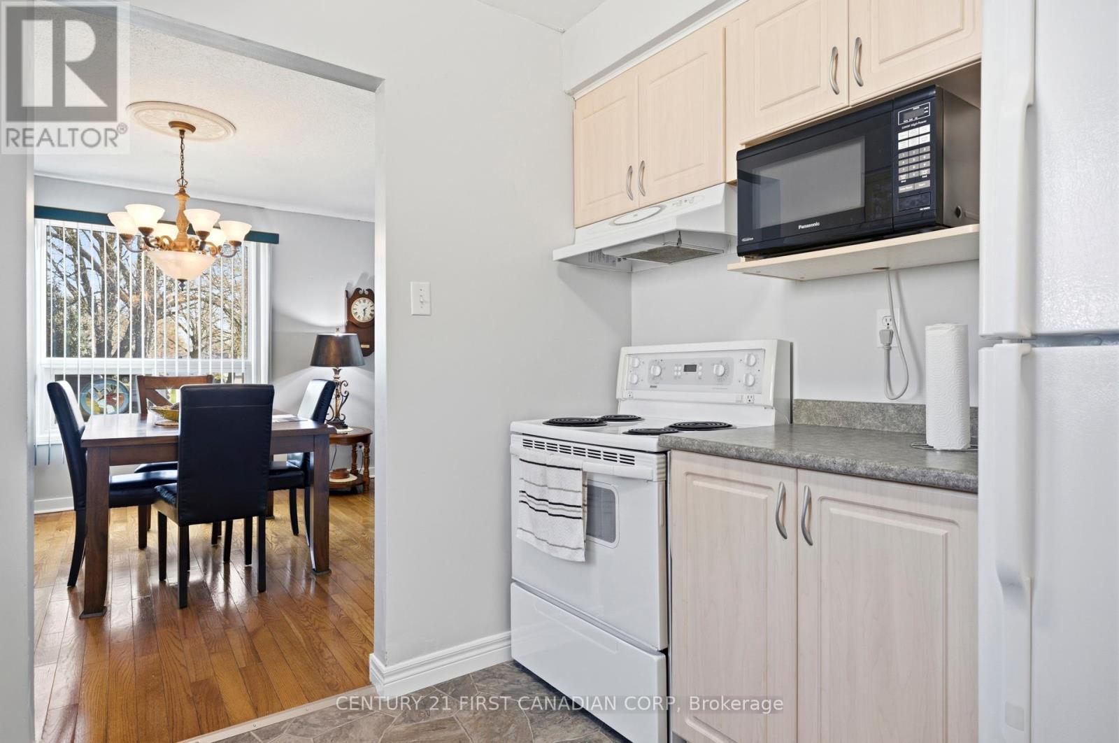 106 Angelo Drive, West Elgin, Ontario  N0L 2P0 - Photo 20 - X12904562