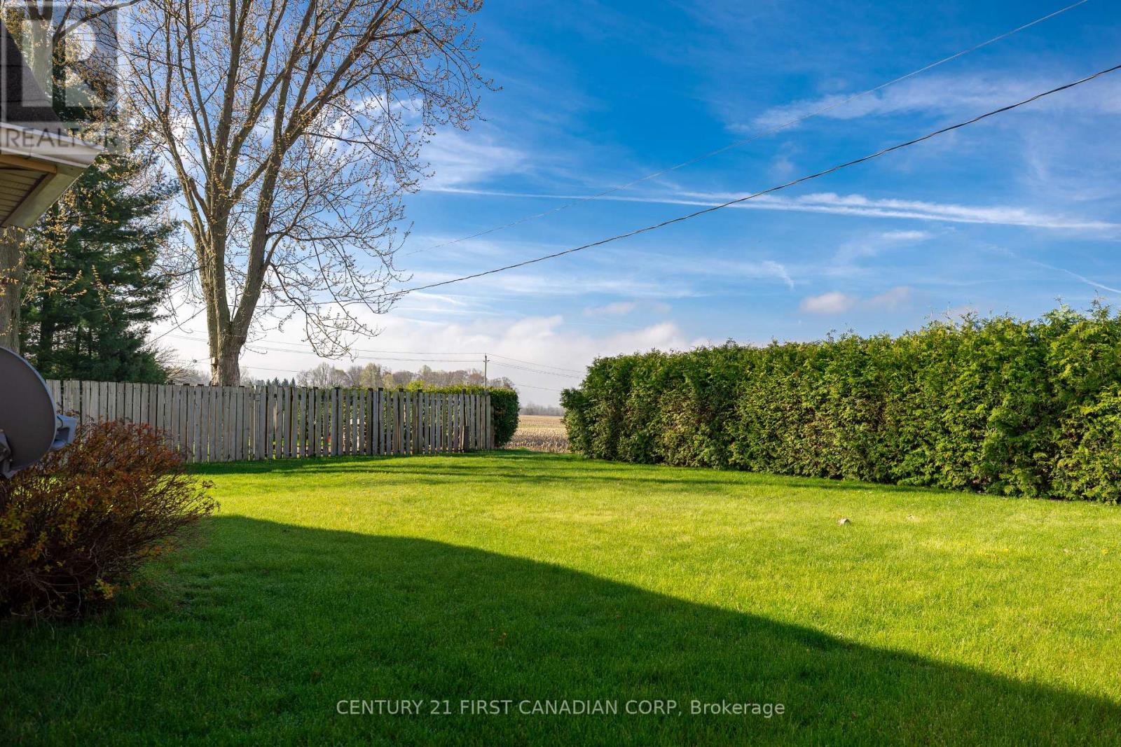 106 Angelo Drive, West Elgin, Ontario  N0L 2P0 - Photo 5 - X12904562