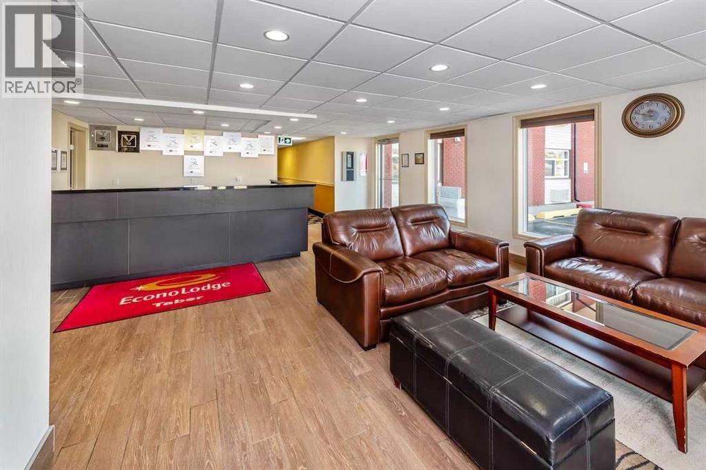 5302 46 Avenue, Taber, Alberta  T1G 2A8 - Photo 12 - A2277527