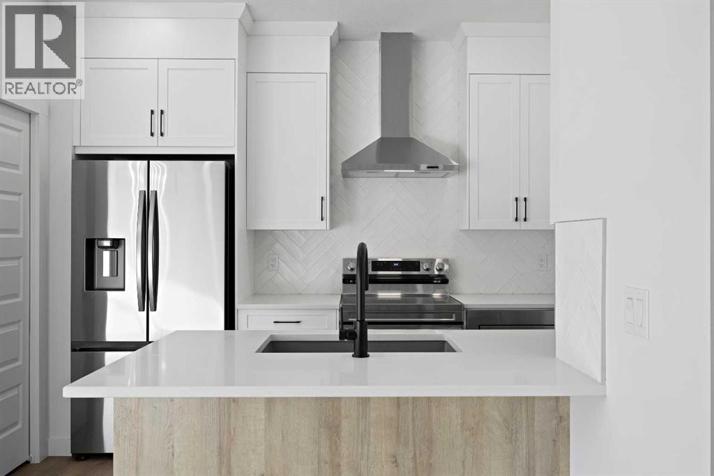 2226 Bayview Drive SW, Airdrie, Alberta  T4B 5N4 - Photo 1 - A2289337