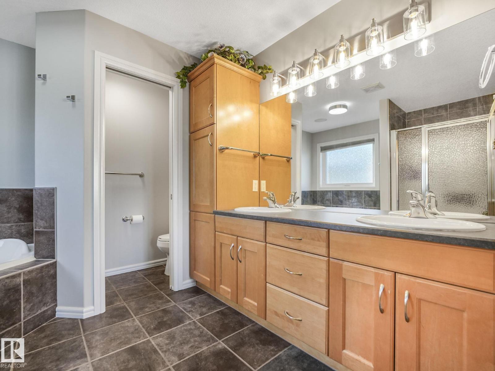 707 Hollingsworth Gr Nw, Edmonton, Alberta  T6R 3G6 - Photo 32 - E4483803