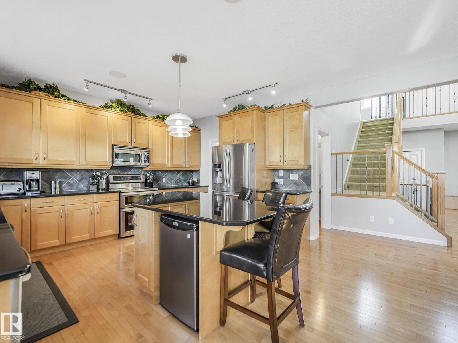 707 Hollingsworth Gr Nw, Edmonton, Alberta  T6R 3G6 - Photo 10 - E4483803