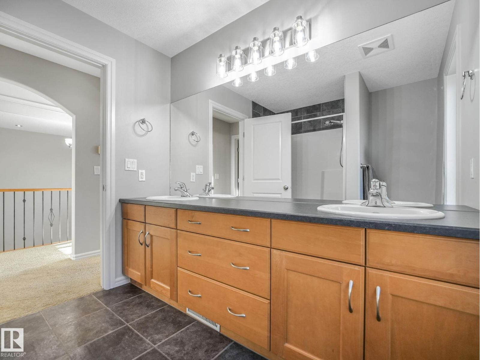 707 Hollingsworth Gr Nw, Edmonton, Alberta  T6R 3G6 - Photo 41 - E4483803
