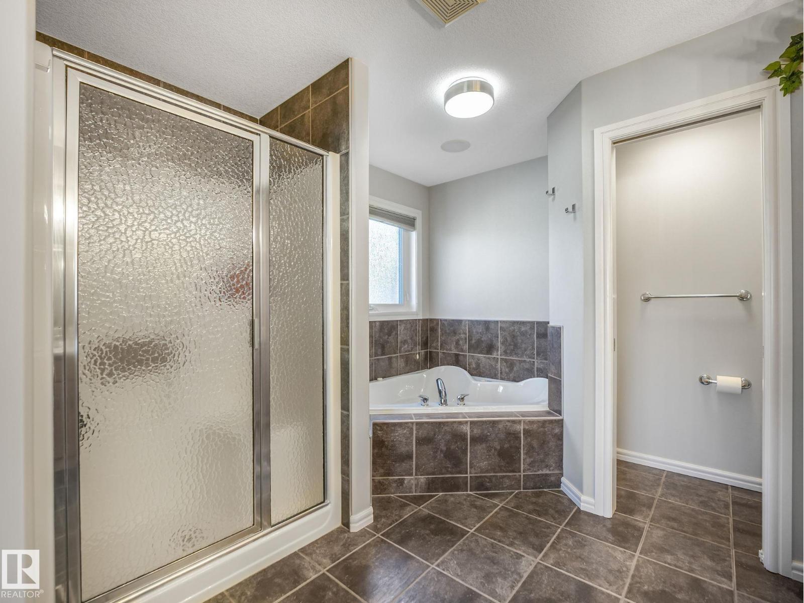 707 Hollingsworth Gr Nw, Edmonton, Alberta  T6R 3G6 - Photo 35 - E4483803