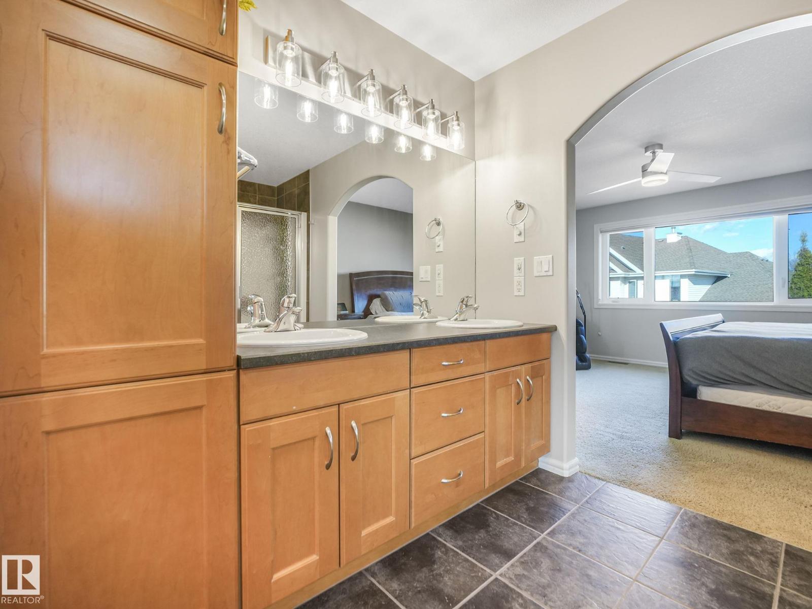 707 Hollingsworth Gr Nw, Edmonton, Alberta  T6R 3G6 - Photo 33 - E4483803
