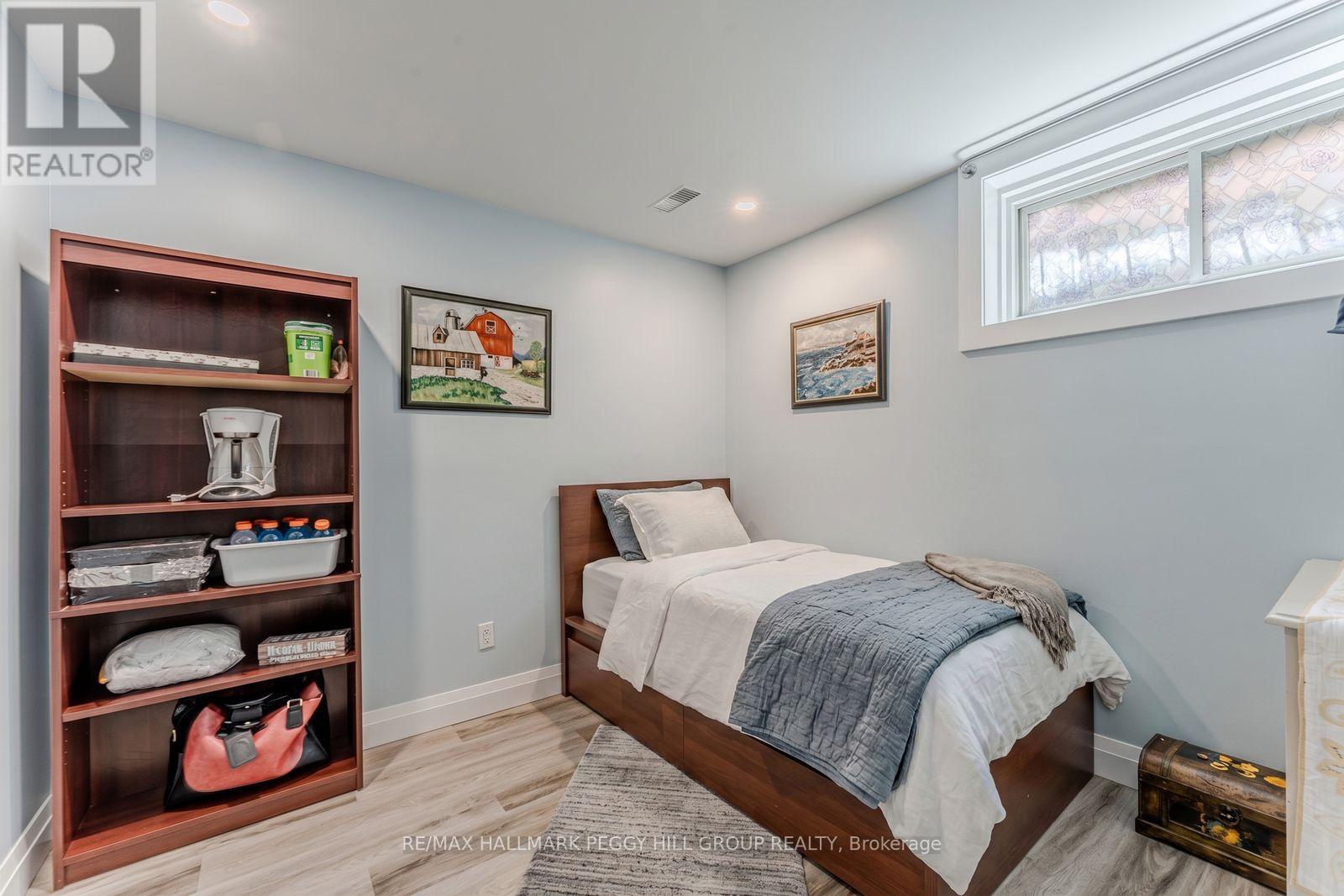 132 Benson Drive, Barrie, Ontario  L4N 7Y3 - Photo 12 - S13032282