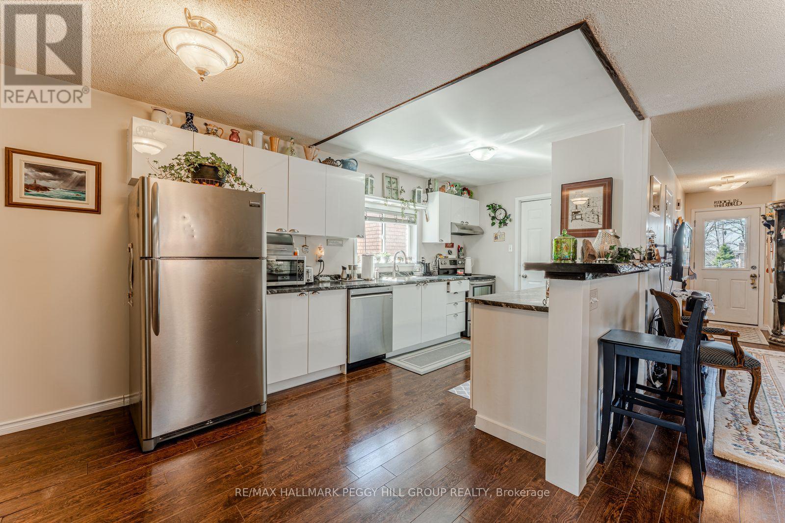 132 Benson Drive, Barrie, Ontario  L4N 7Y3 - Photo 3 - S13032282